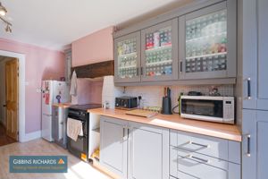 Kitchen- click for photo gallery